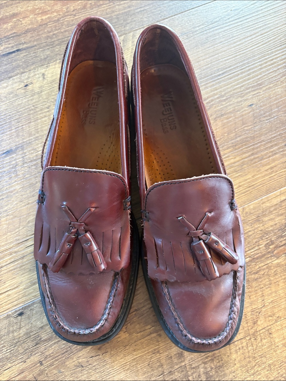 G.H. Bass  Weejuns Marietta II Women’s  Tassel Loafers in Burgandy Oxblood - Picture 2 of 6